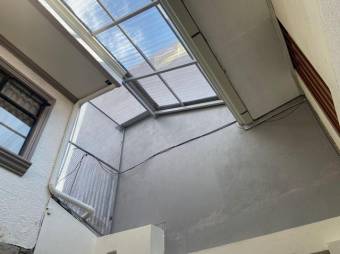 Se vende propiedad con 3 apartamentos en San Vicente San José 25-298