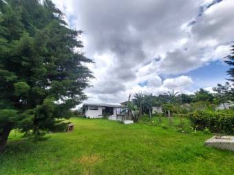 Se vende casa con mas de 7,000m2 de lote en San Rafael de Heredia 25-186