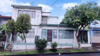 Se vende casa con uso de suelo mixto en Catedral San José 25-825