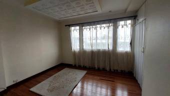 Se vende casa con uso de suelo mixto en Catedral San José 25-825