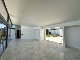 Venta de Casa en Piedades, Santa Ana. RAH 25-90