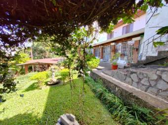 Se vende moderna y espaciosa casa en Sabanilla San José 24-1686