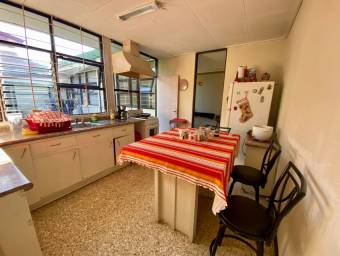 Venta de Casa  APTO en San Pedro, Montes de Oca. RAH 24-174