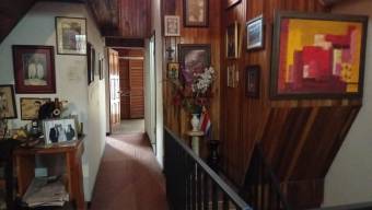 Venta de Casa de 3 Niveles en San Pedro, Montes de Oca. RAH 24-1415