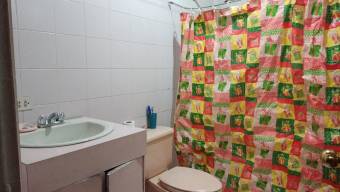 Venta de Casa de 3 Niveles en San Pedro, Montes de Oca. RAH 24-1415