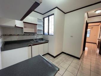 Venta de Apartamento en Zapote, San José. 