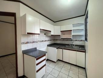 Venta de Apartamento en Zapote, San José. 