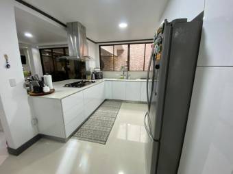 Se vende moderna casa en condominio de Granadilla Curridabat 25-687