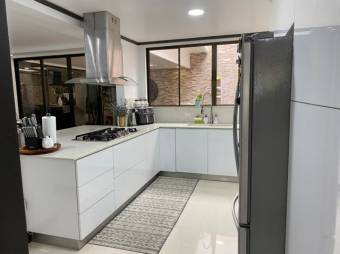 Se vende moderna casa en condominio de Granadilla Curridabat 25-687