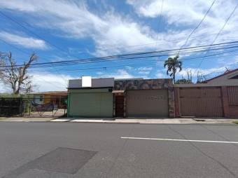 Se vende espaciosa casa con patio en San Juan Tibás 24-192 