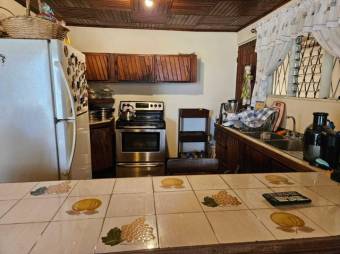 Se vende espaciosa casa con patio en San Juan Tibás 25-557 