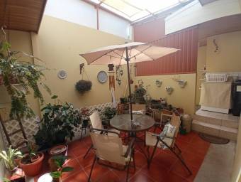 Venta de Casa en Montes de Oca, San José. RAH 25-923