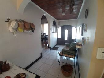 Venta de Casa en Montes de Oca, San José. RAH 25-923