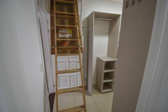 Se vende moderna casa en condominio de San Rafael Escazú 25-228 