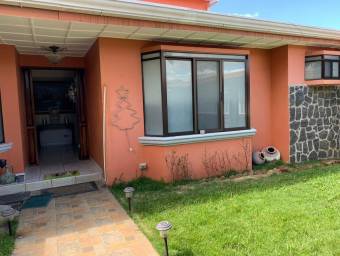 Venta de Casa en Belén, Heredia. RAH 25-950