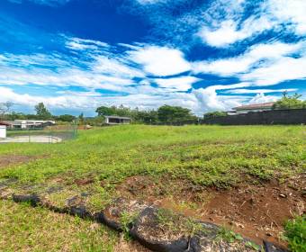 Lote a la venta en condominio Hacienda Espavel en Las Vueltas de La Guacima, Alajuela.