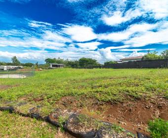 Lote a la venta en condominio Hacienda Espavel en Las Vueltas de La Guacima, Alajuela.