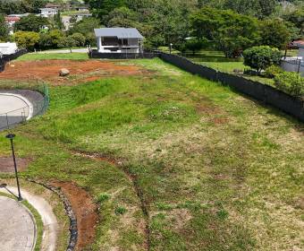 Lote a la venta en condominio Hacienda Espavel en Las Vueltas de La Guacima, Alajuela.