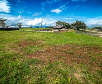 Lote a la venta en condominio Hacienda Espavel en Las Vueltas de La Guacima, Alajuela.