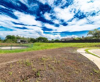 Lote a la venta en condominio Hacienda Espavel en Las Vueltas de La Guacima, Alajuela.