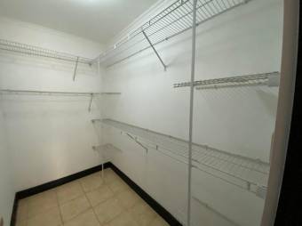 Se vende moderna casa en condominio de Pozos San José 24-1683 