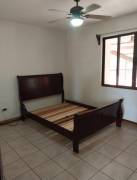 Se venden casa y 2 apartamentos en Colon San José 24-1073