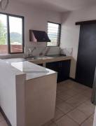 Se venden casa y 2 apartamentos en Colon San José 24-1073