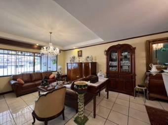 Se vende moderna casa con patio en Sánchez San José 24-536 