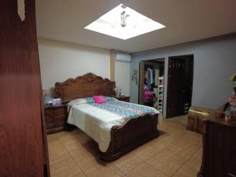 Venta de Casa en San Pedro de Heredia. RAH 25-960