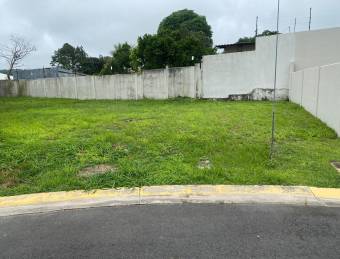 Venta de Lote Con Amenidades en Brasil de Santa Ana. RAH 25-686