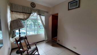 Se vende casa con uso de suelo mixto en Catedral San José 25-825