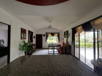 Se venden 2 casas y apartamento con gran lote en Atenas Alajuela 25-824