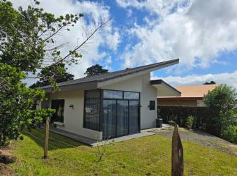 VENTA DE HERMOSA CASA EN RESIDENCIAL EL CASTILLO SAN RAFAEL DE HDIA