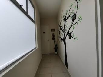 Se vende apartamento en condominio de Ulloa Heredia 25-958