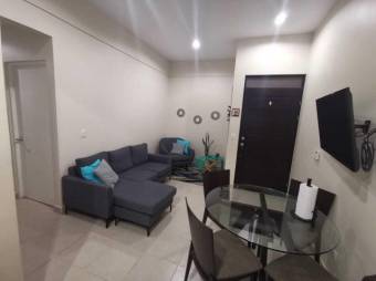 Se vende apartamento en condominio de Ulloa Heredia 25-958