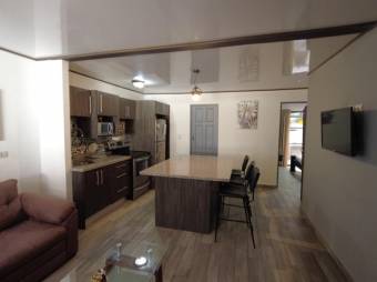 Se vende moderna casa con jardín en Barva Centro 25-959