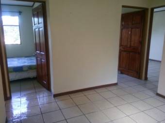 Se vende amplia propiedad con 3 casas en Brasil Santa Ana 22-1430