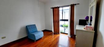 Se vende casa en condominio de Trejos Monte Alegre 23-182