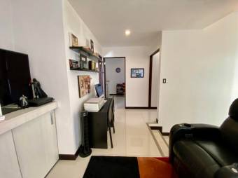 Se vende moderna casa en condominio de piedades Santa Ana 25-882