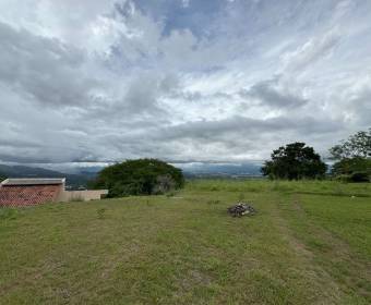 Lot of 1,188 m2 for sale in Hacienda Los Bambúes condominium in Ciudad Colón.