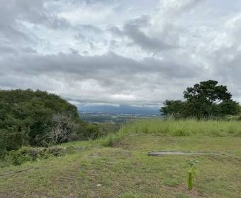 Lot of 1,188 m2 for sale in Hacienda Los Bambúes condominium in Ciudad Colón.