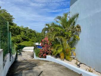 2 villas with pool and ocean view in Potrero at an incredible price