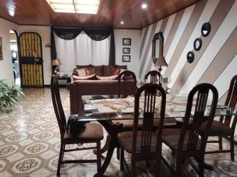 Venta de Casa en Mercedes, Heredia. RAH 25-1002 Rebajado