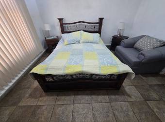 VENTA DE CASA DE UNA PLANTA EN RESIDENCIAL, SANTO DOMINGO, HDIA