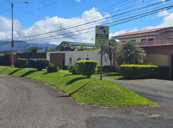 VENTA DE CASA DE UNA PLANTA EN RESIDENCIAL, SANTO DOMINGO, HDIA