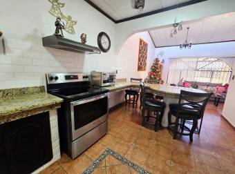 VENTA DE CASA DE UNA PLANTA EN RESIDENCIAL, SANTO DOMINGO, HDIA