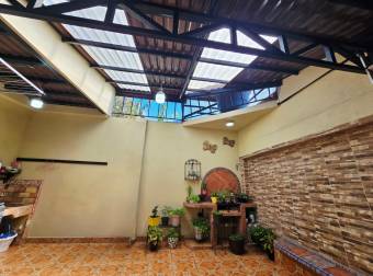 VENTA DE CASA DE UNA PLANTA EN RESIDENCIAL, SANTO DOMINGO, HDIA