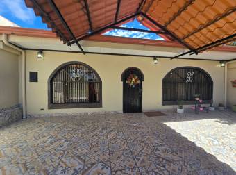 VENTA DE CASA DE UNA PLANTA EN RESIDENCIAL, SANTO DOMINGO, HDIA