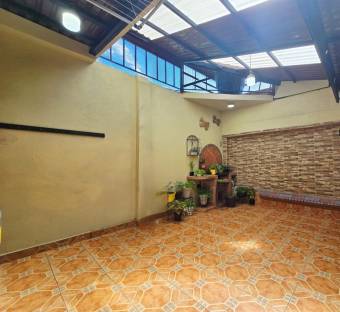 VENTA DE CASA DE UNA PLANTA EN RESIDENCIAL, SANTO DOMINGO, HDIA