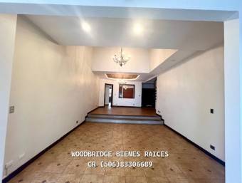 Escazu casa en alquiler $3.000 / 306 mts.,3 dormitorios, jardin